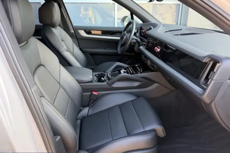 Porsche Cayenne din 2024 cu 13.831 km - oferta POR231513 - foto 23