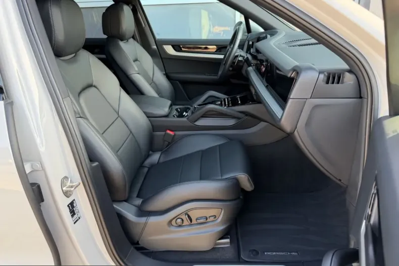 Porsche Cayenne din 2024 cu 13.831 km - oferta POR231513 - foto 24