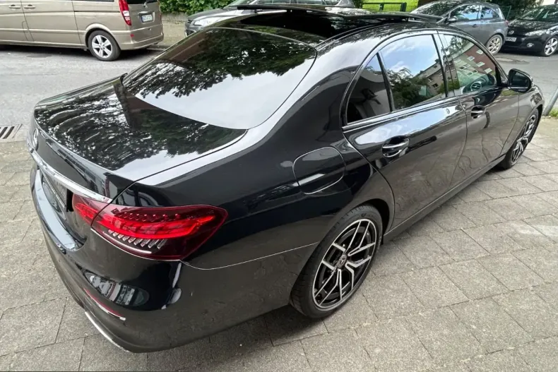 Mercedes-Benz E 220 (Clasa E) din 2024 cu 65.239 km - oferta MER231516 - foto 8