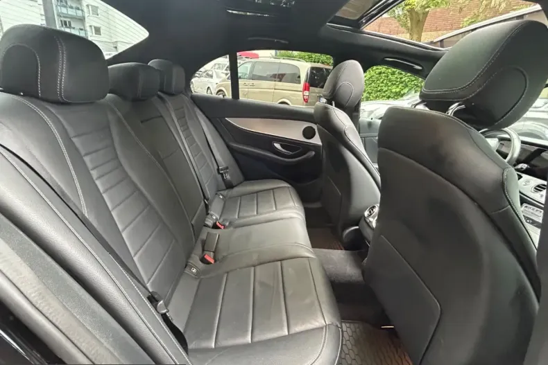 Mercedes-Benz E 220 (Clasa E) din 2024 cu 65.239 km - oferta MER231516 - foto 12