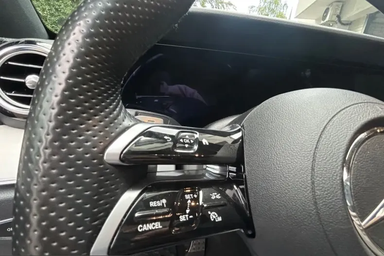 Mercedes-Benz E 220 (Clasa E) din 2024 cu 65.239 km - oferta MER231516 - foto 21