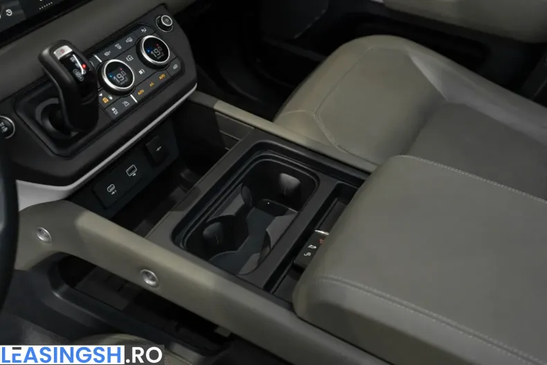 Land Rover Defender din 2024 cu 42.000 km - oferta LAN231521 - foto 24