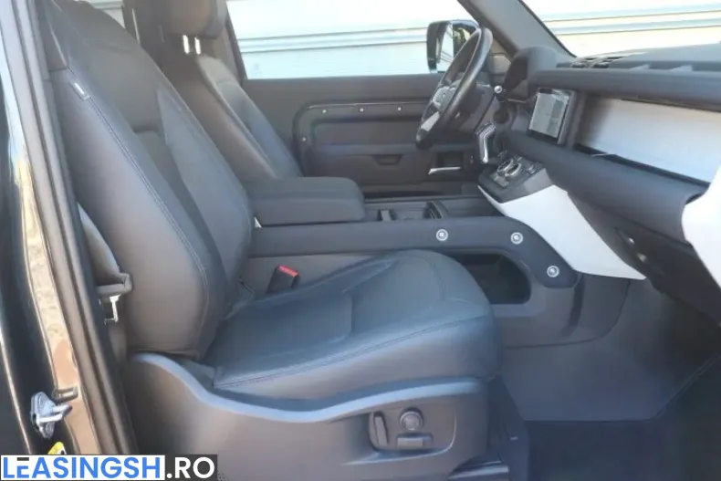 Land Rover Defender din 2023 cu 32.900 km - oferta LAN231528 - foto 9