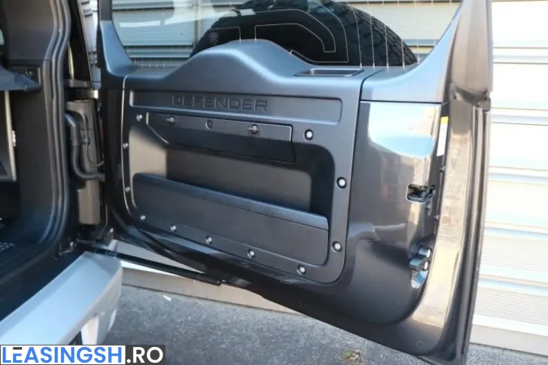 Land Rover Defender din 2023 cu 32.900 km - oferta LAN231528 - foto 14