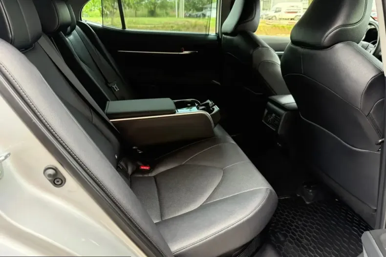 Toyota Camry din 2023 cu 36.810 km - oferta TOY231531 - foto 18