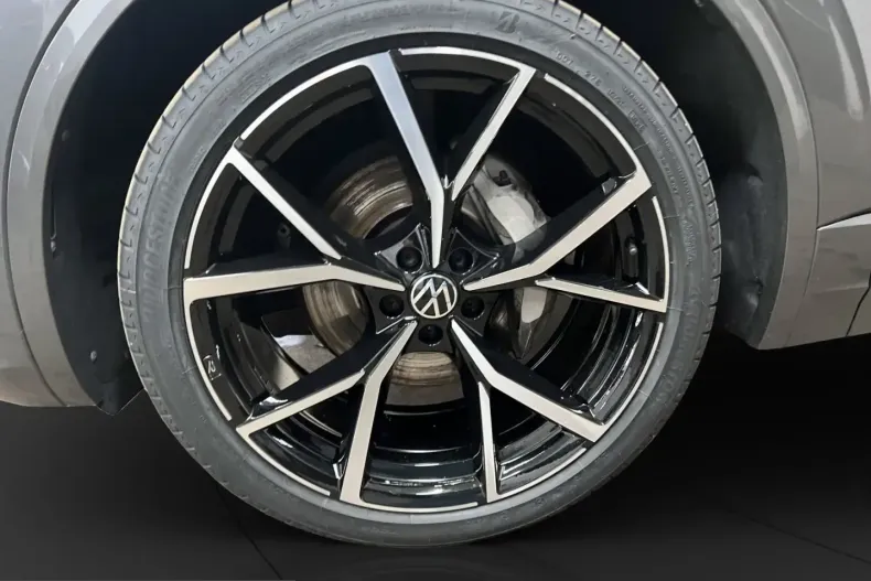 Volkswagen Touareg din 2023 cu 53.640 km - oferta VOL231538 - foto 11