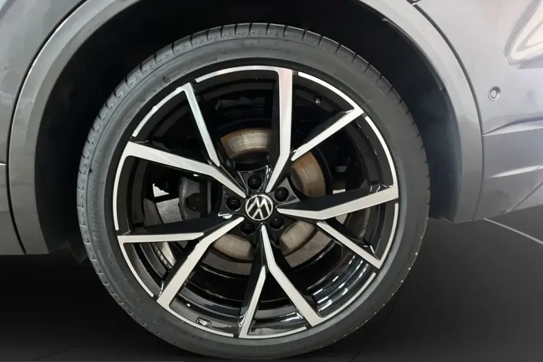 Volkswagen Touareg din 2023 cu 53.640 km - oferta VOL231538 - foto 12