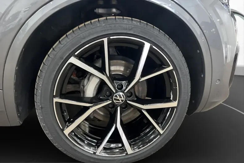 Volkswagen Touareg din 2023 cu 53.640 km - oferta VOL231538 - foto 13