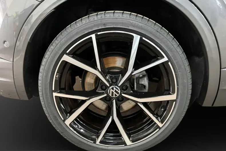 Volkswagen Touareg din 2023 cu 53.640 km - oferta VOL231538 - foto 14