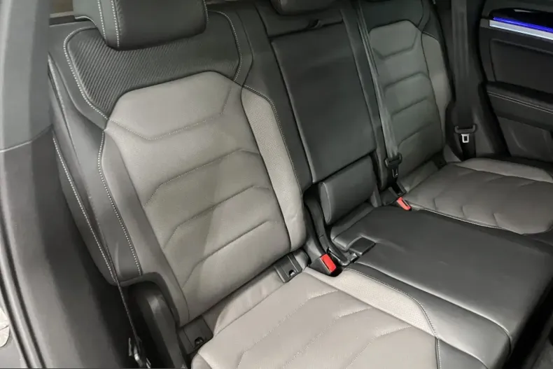Volkswagen Touareg din 2023 cu 53.640 km - oferta VOL231538 - foto 17