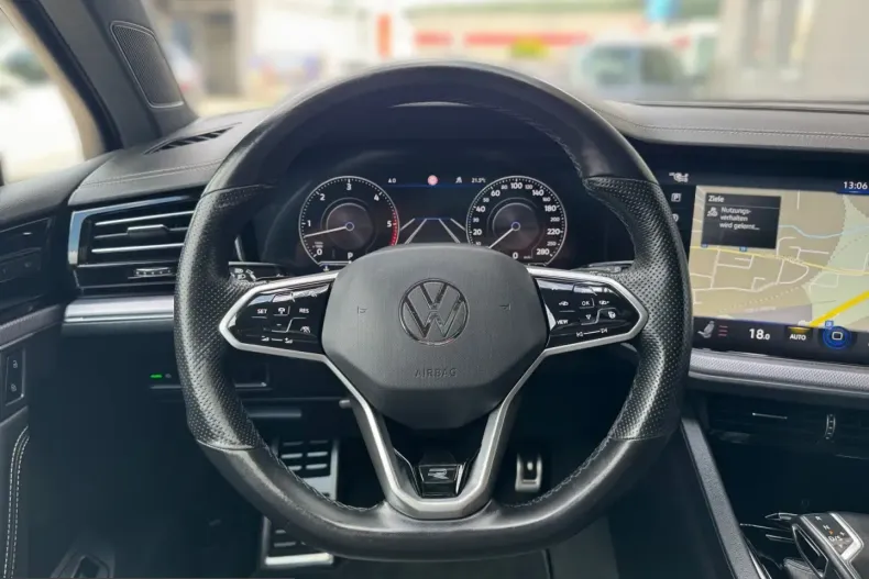 Volkswagen Touareg din 2022 cu 83.122 km - oferta VOL231539 - foto 10