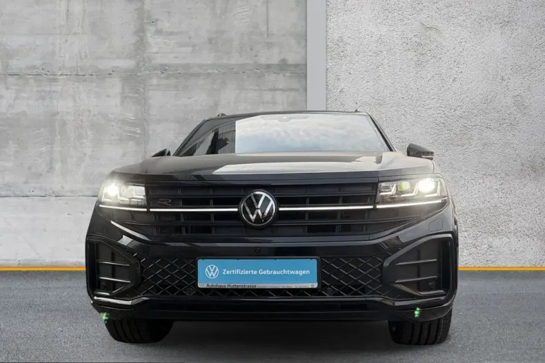 Volkswagen Touareg din 2025 cu 19.942 km - oferta VOL231540 - foto 1