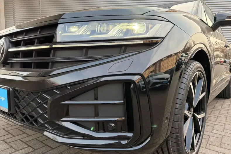 Volkswagen Touareg din 2025 cu 19.942 km - oferta VOL231540 - foto 5