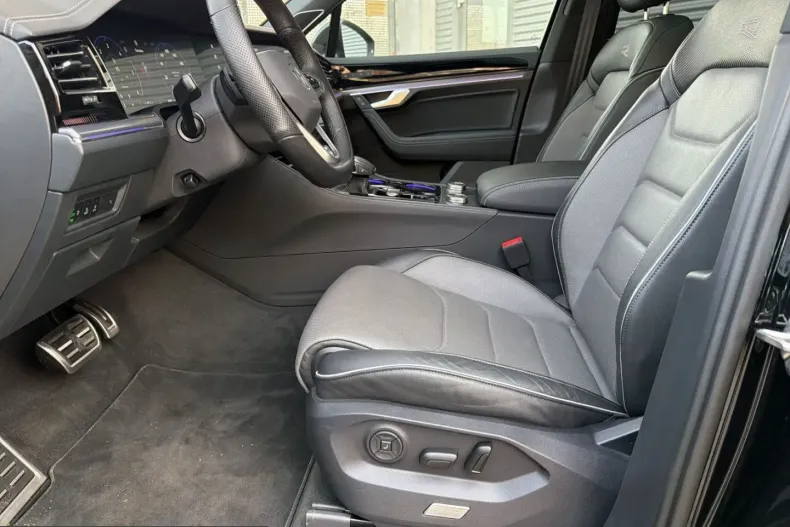 Volkswagen Touareg din 2025 cu 19.942 km - oferta VOL231540 - foto 9