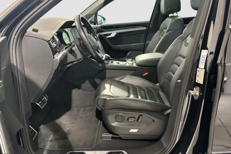 Volkswagen Touareg din 2022 cu 132.700 km - oferta VOL231542 - foto 7