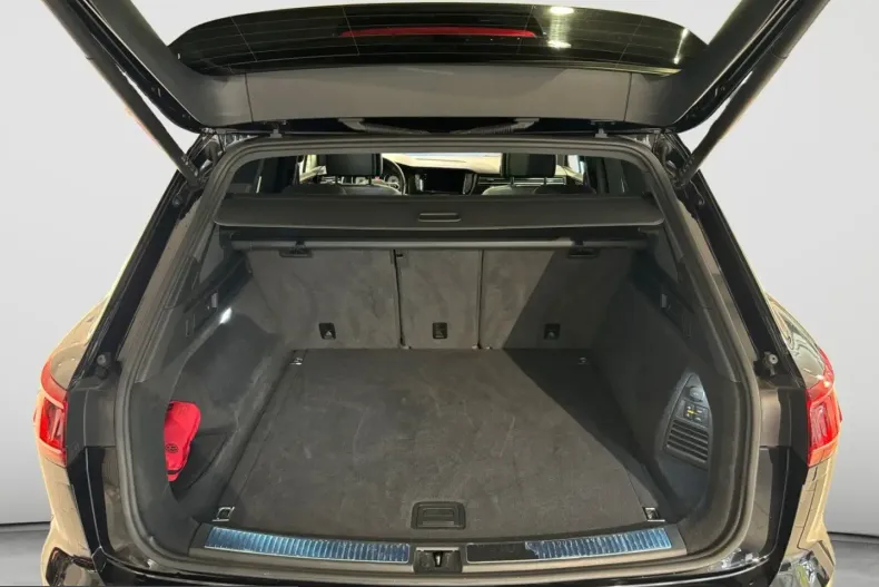 Volkswagen Touareg din 2022 cu 132.700 km - oferta VOL231542 - foto 9