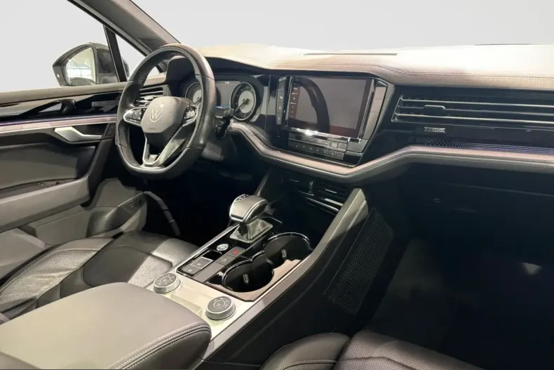 Volkswagen Touareg din 2022 cu 132.700 km - oferta VOL231542 - foto 12