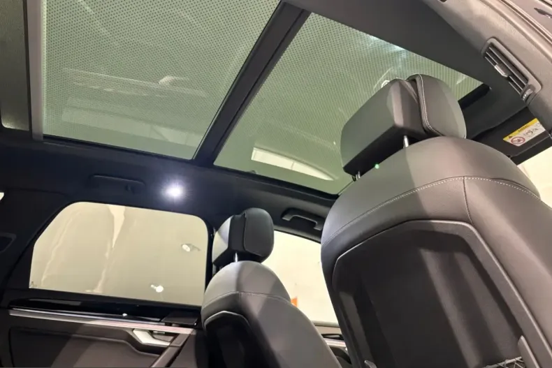 Volkswagen Touareg din 2022 cu 132.700 km - oferta VOL231542 - foto 26