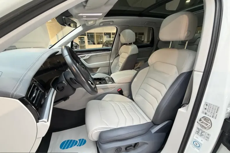 Volkswagen Touareg din 2023 cu 58.583 km - oferta VOL231543 - foto 8