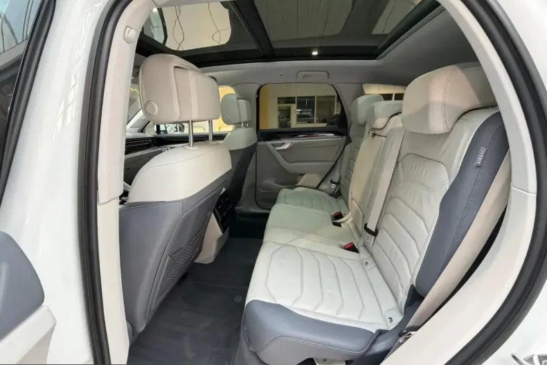 Volkswagen Touareg din 2023 cu 58.583 km - oferta VOL231543 - foto 10