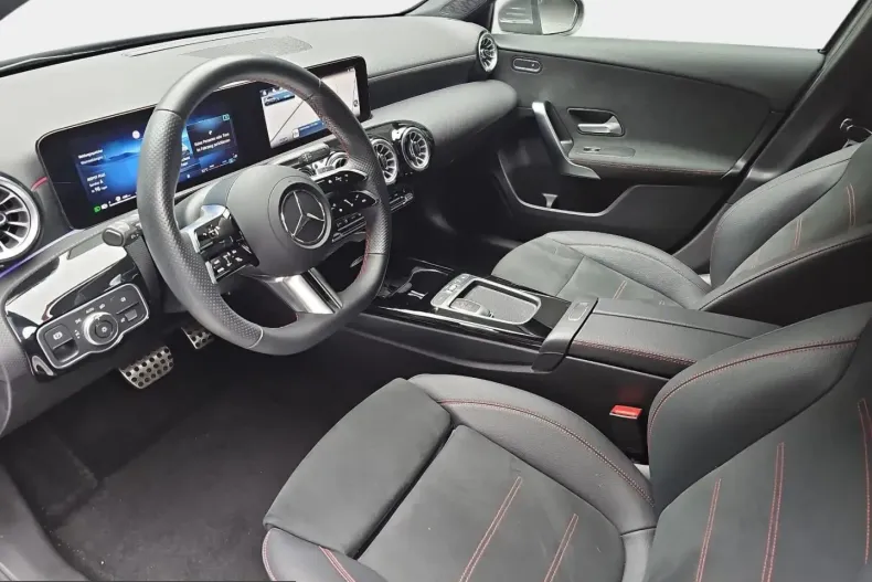 Mercedes-Benz A 180 (Clasa A) din 2025 cu 13.690 km - oferta MER231568 - foto 8
