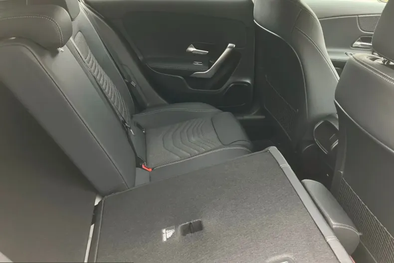 Mercedes-Benz A 180 (Clasa A) din 2025 cu 14.400 km - oferta MER231569 - foto 8