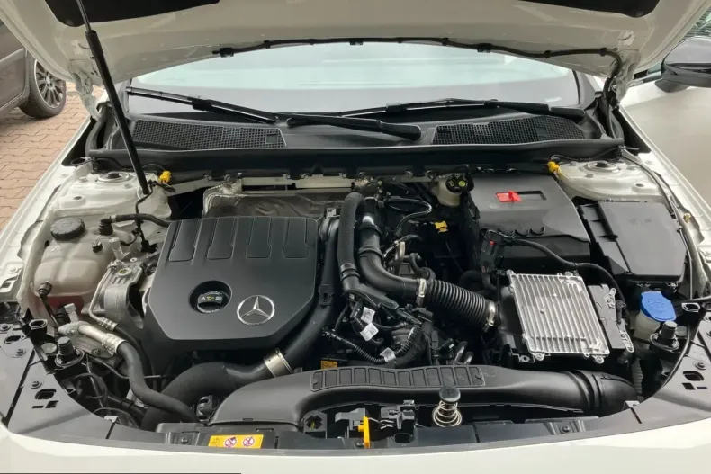 Mercedes-Benz A 180 (Clasa A) din 2025 cu 14.400 km - oferta MER231569 - foto 10