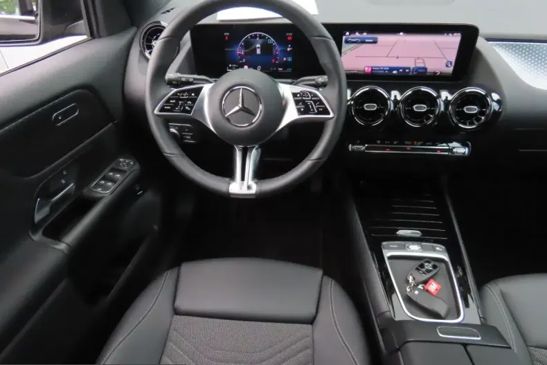 Mercedes-Benz GLA 180 (Clasa GLA) din 2025 cu 28.062 km - oferta MER231570 - foto 11