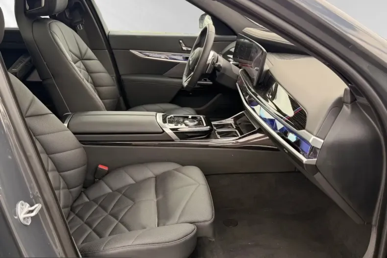 BMW 740 (Seria 7) din 2025 cu 13.480 km - oferta BMW231590 - foto 7
