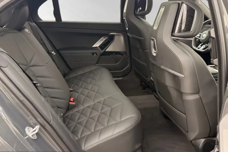 BMW 740 (Seria 7) din 2025 cu 13.480 km - oferta BMW231590 - foto 11