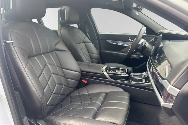 BMW 740 (Seria 7) din 2025 cu 6.700 km - oferta BMW231591 - foto 7
