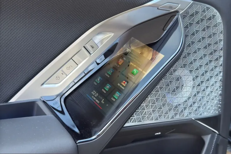 BMW 740 (Seria 7) din 2024 cu 11.990 km - oferta BMW231602 - foto 21