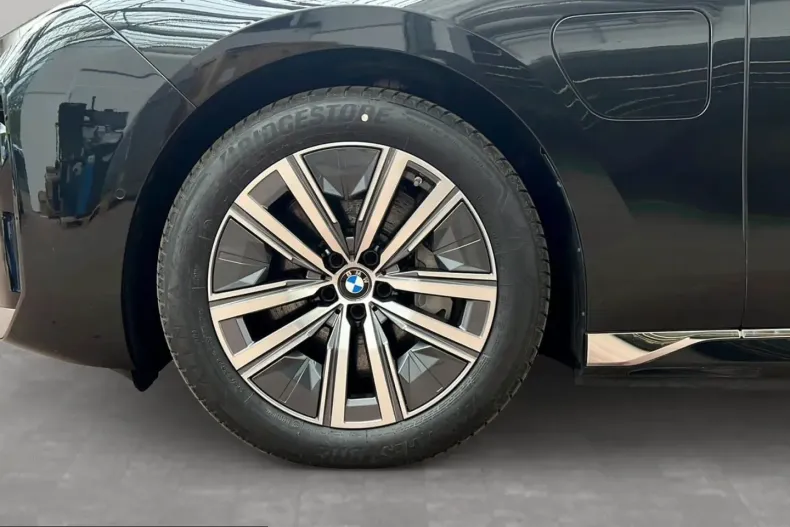 BMW 750 (Seria 7) din 2023 cu 44.205 km - oferta BMW231638 - foto 7