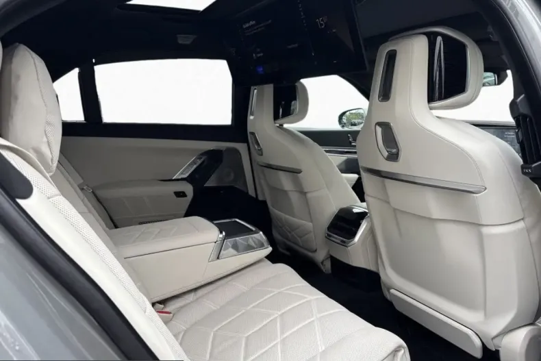 BMW 740 (Seria 7) din 2025 cu 23.548 km - oferta BMW231644 - foto 15