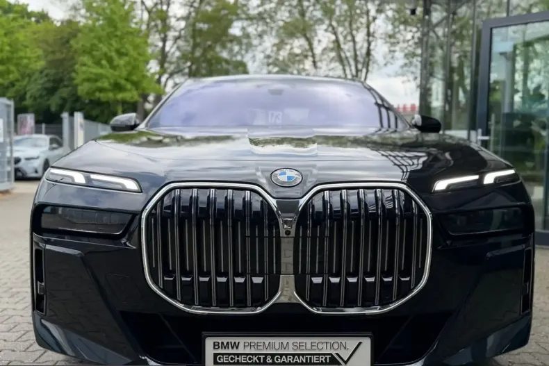 BMW 740 (Seria 7) din 2025 cu 5.052 km - oferta BMW231645 - foto 6
