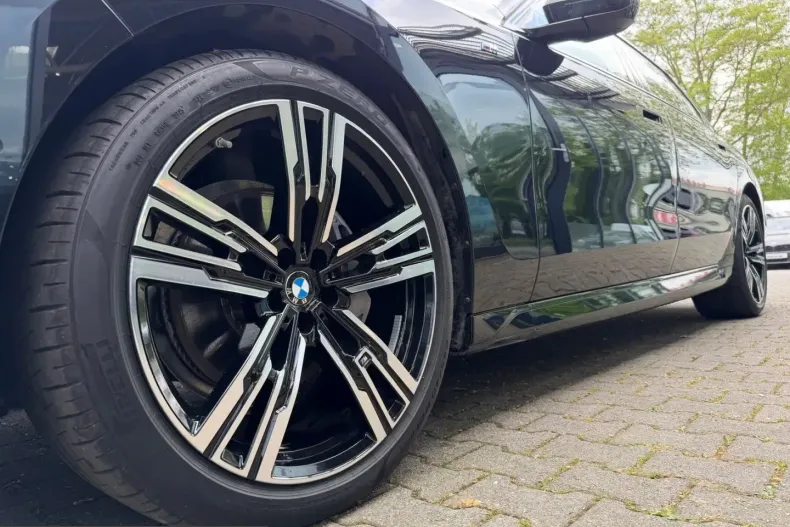 BMW 740 (Seria 7) din 2025 cu 5.052 km - oferta BMW231645 - foto 7