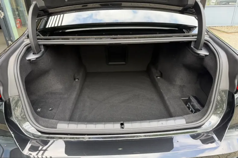 BMW 740 (Seria 7) din 2025 cu 5.052 km - oferta BMW231645 - foto 10
