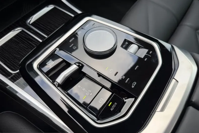 BMW 740 (Seria 7) din 2025 cu 5.052 km - oferta BMW231645 - foto 28