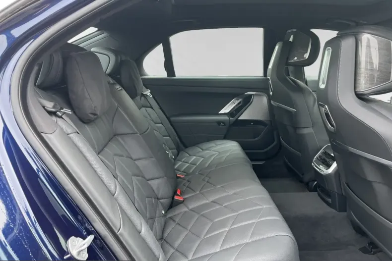 BMW 750 (Seria 7) din 2024 cu 19.150 km - oferta BMW231647 - foto 11