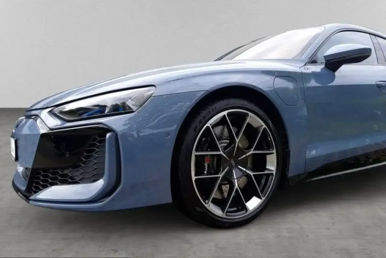 Audi RS e-tron GT din 2025 cu 8.274 km - oferta AUD231659 - foto 1