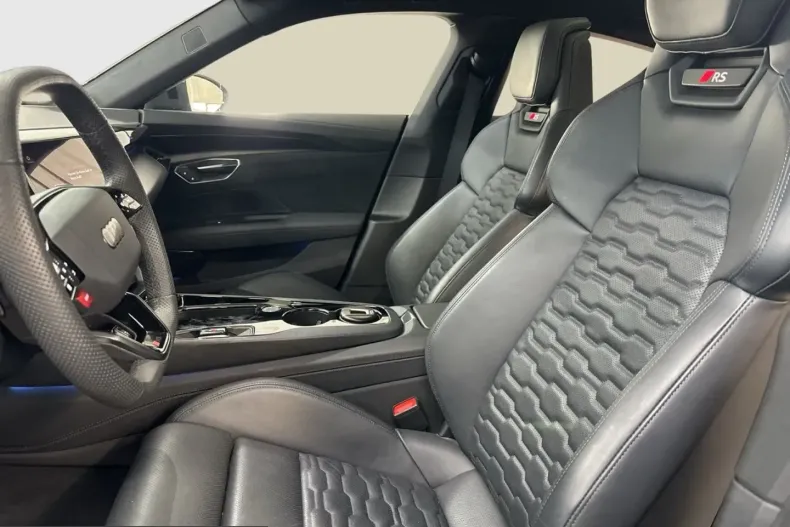 Audi RS e-tron GT din 2025 cu 12.575 km - oferta AUD231660 - foto 6