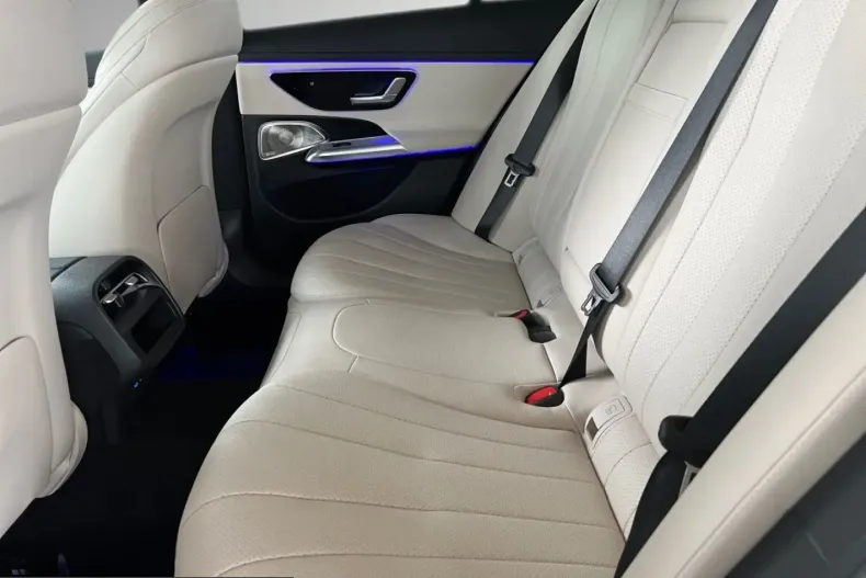 Mercedes-Benz E 220 (Clasa E) din 2025 cu 11.492 km - oferta MER231662 - foto 16
