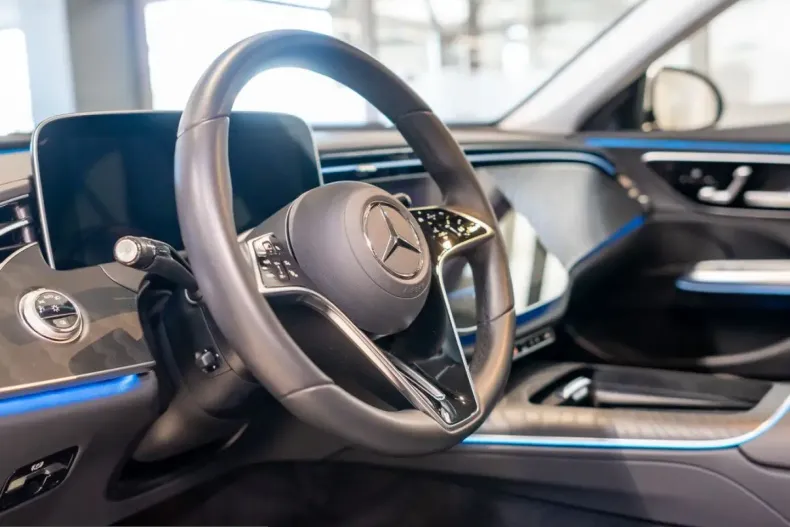 Mercedes-Benz E 220 (Clasa E) din 2025 cu 16.930 km - oferta MER231665 - foto 19