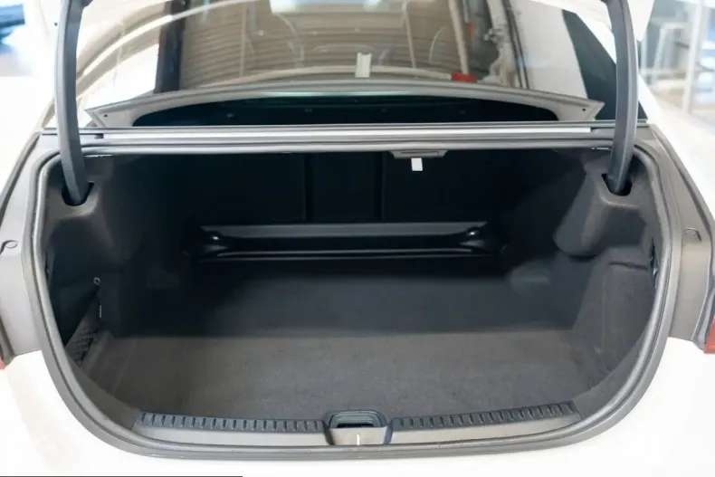 Mercedes-Benz E 220 (Clasa E) din 2025 cu 16.930 km - oferta MER231665 - foto 23