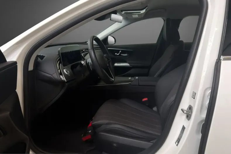Mercedes-Benz E 200 (Clasa E) din 2024 cu 9.363 km - oferta MER231668 - foto 7