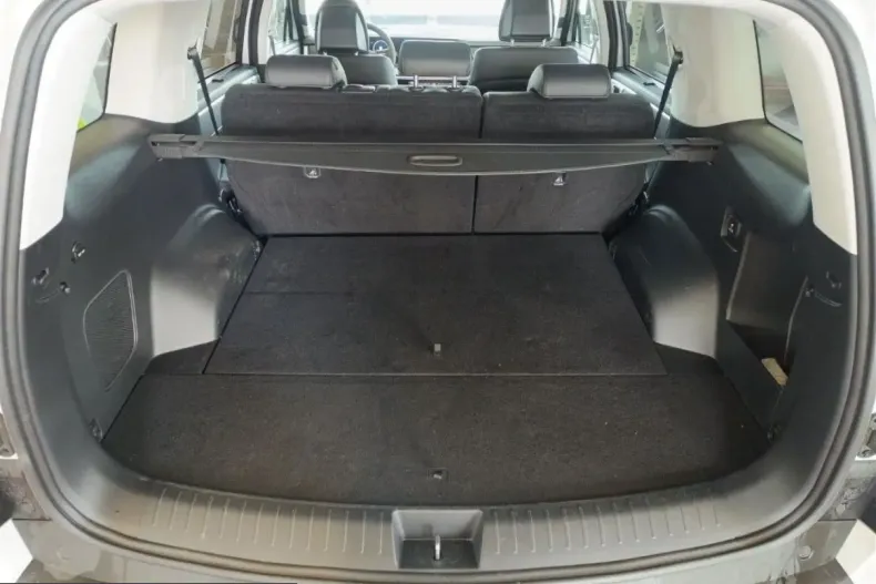 Hyundai Santa Fe din 2025 cu 40.421 km - oferta HYU231695 - foto 5