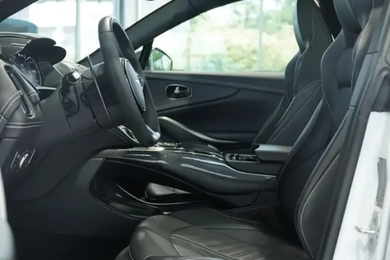 Aston Martin DBX din 2024 cu 20.000 km - oferta AST231706 - foto 31