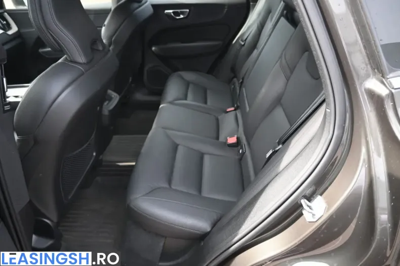Volvo XC60 din 2022 cu 90.300 km - oferta VOL231709 - foto 13