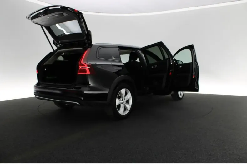 Volvo V60 Cross Country din 2023 cu 13.756 km - oferta VOL231710 - foto 9