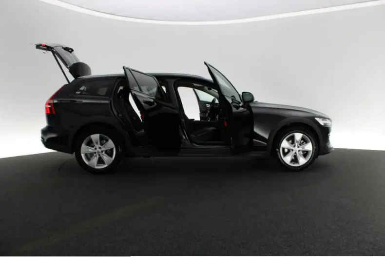 Volvo V60 Cross Country din 2023 cu 13.756 km - oferta VOL231710 - foto 10